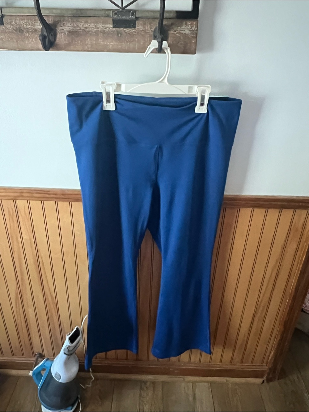 NWT DSG Size large Active High-Rise Crop Flare Pants